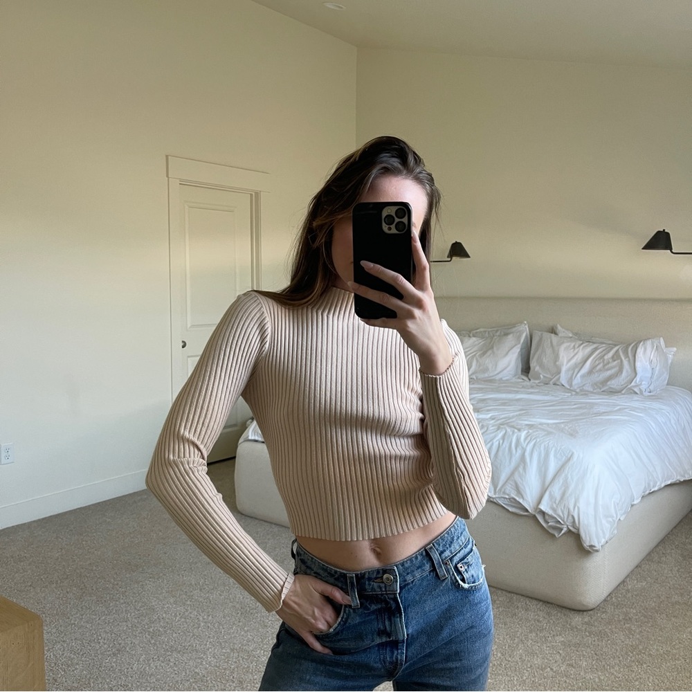 Ribbed Open Back Long Sleeve